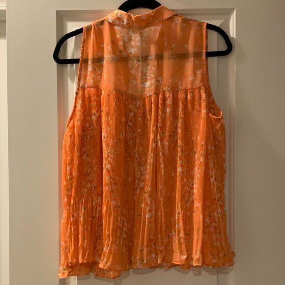 New With Tags LC Lauren Conrad Pleated Blouse - Picture 5 of 6